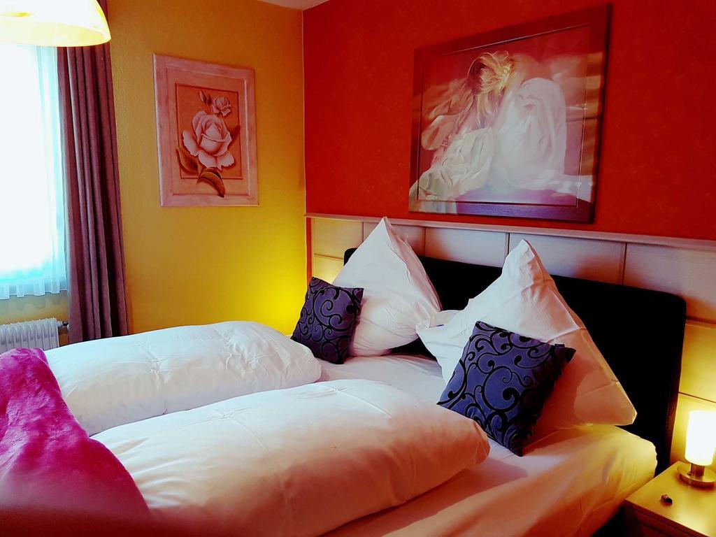 Legend Hotel Biebesheim am Rhein Екстериор снимка