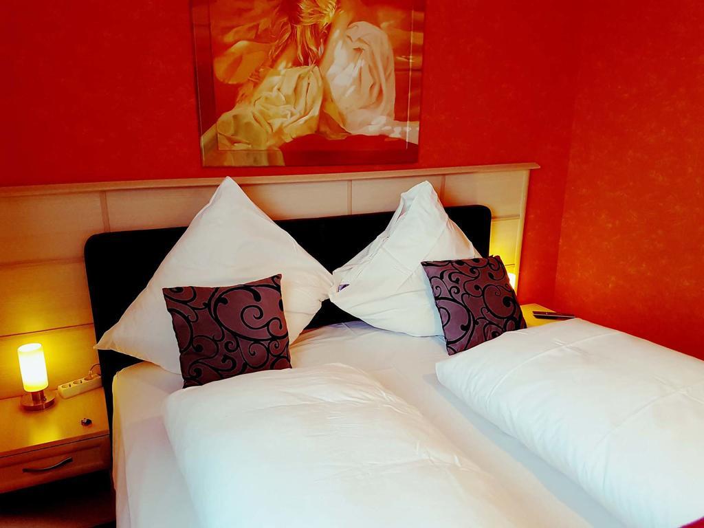 Legend Hotel Biebesheim am Rhein Екстериор снимка
