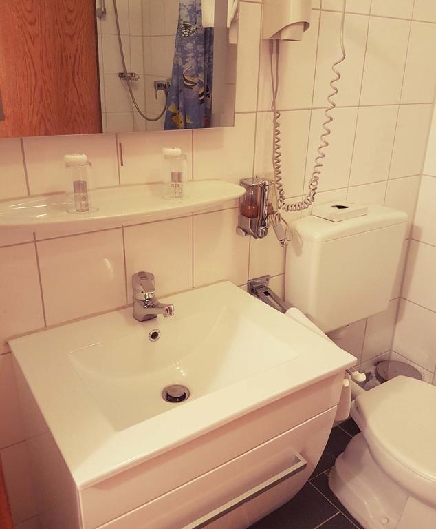 Legend Hotel Biebesheim am Rhein Екстериор снимка