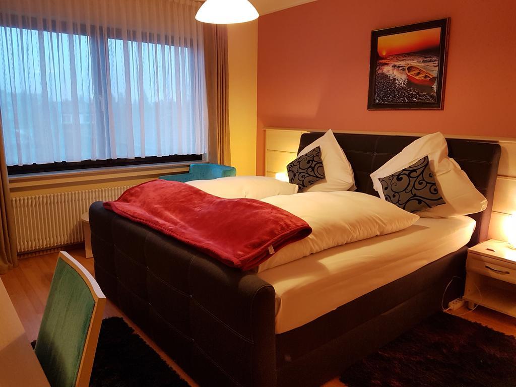 Legend Hotel Biebesheim am Rhein Екстериор снимка