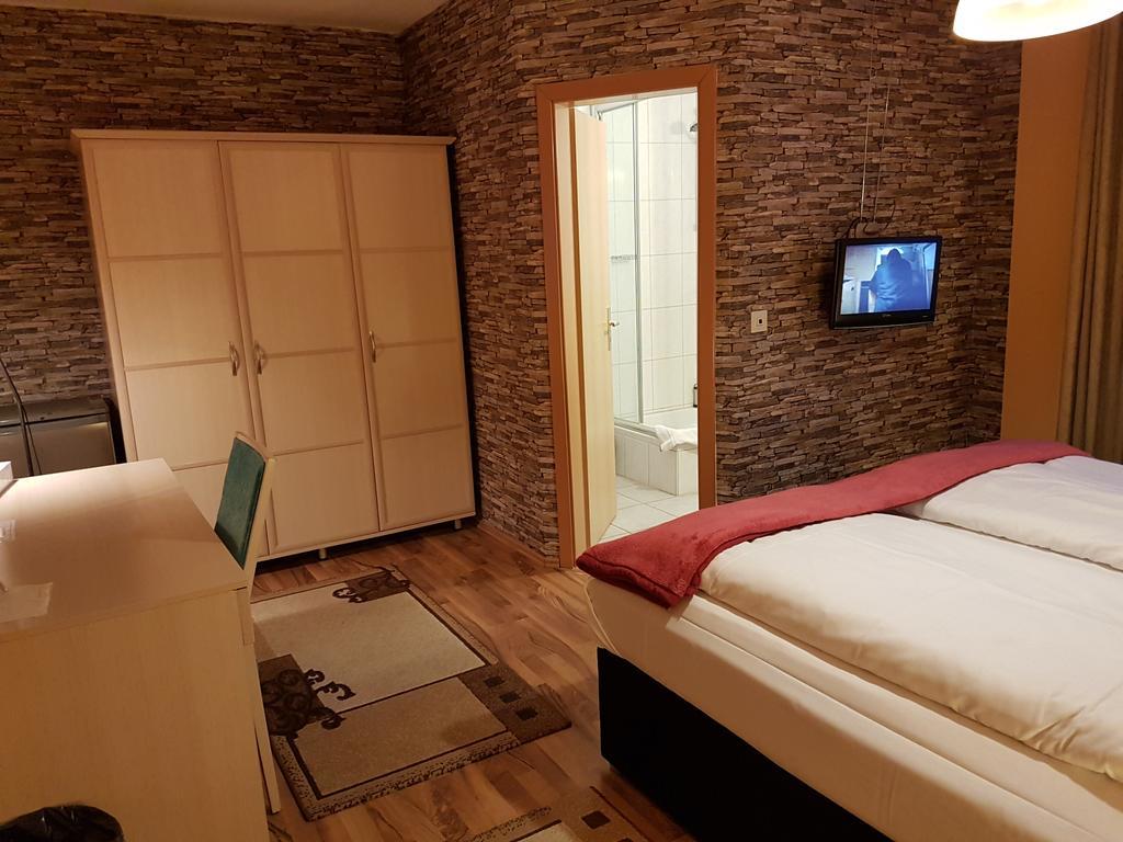 Legend Hotel Biebesheim am Rhein Екстериор снимка